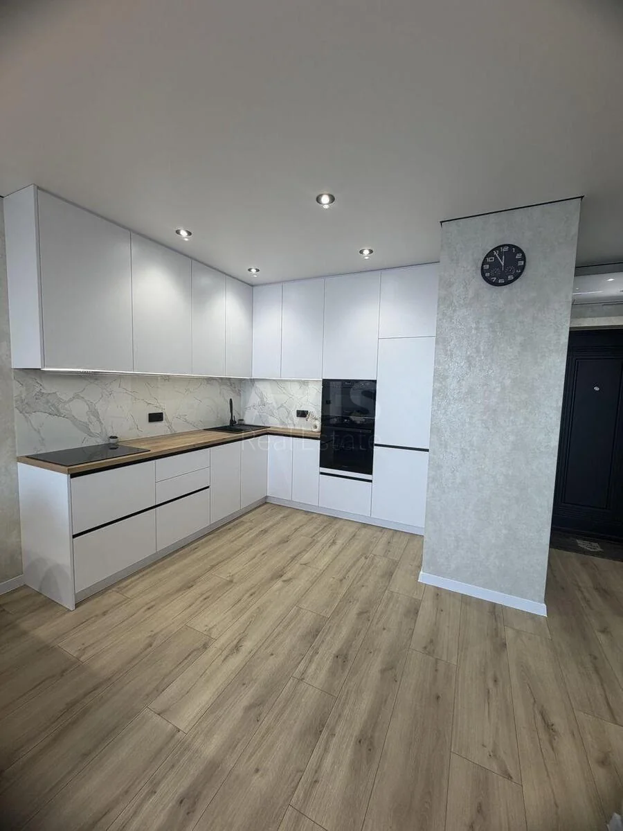 1k apartment vul. Rodyny Kristeriv 14