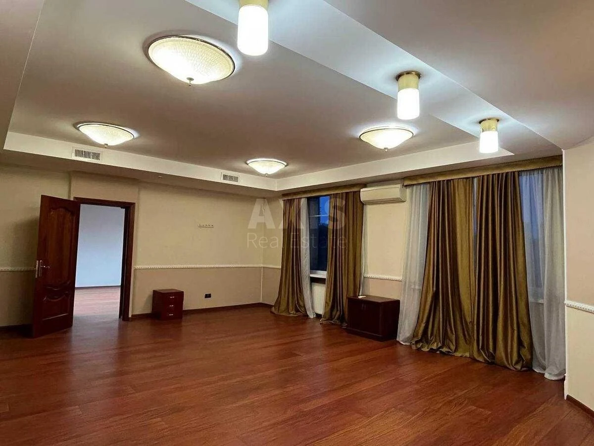 Office bul. Mykoly Mikhnovskoho 19, 233m269809