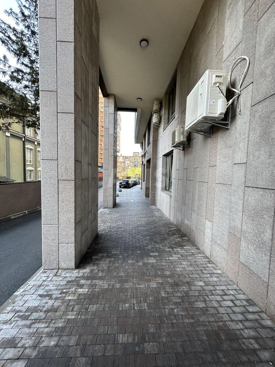 Trade object vul. Vasylya Tyutyunnyka 28А, 55m26363113