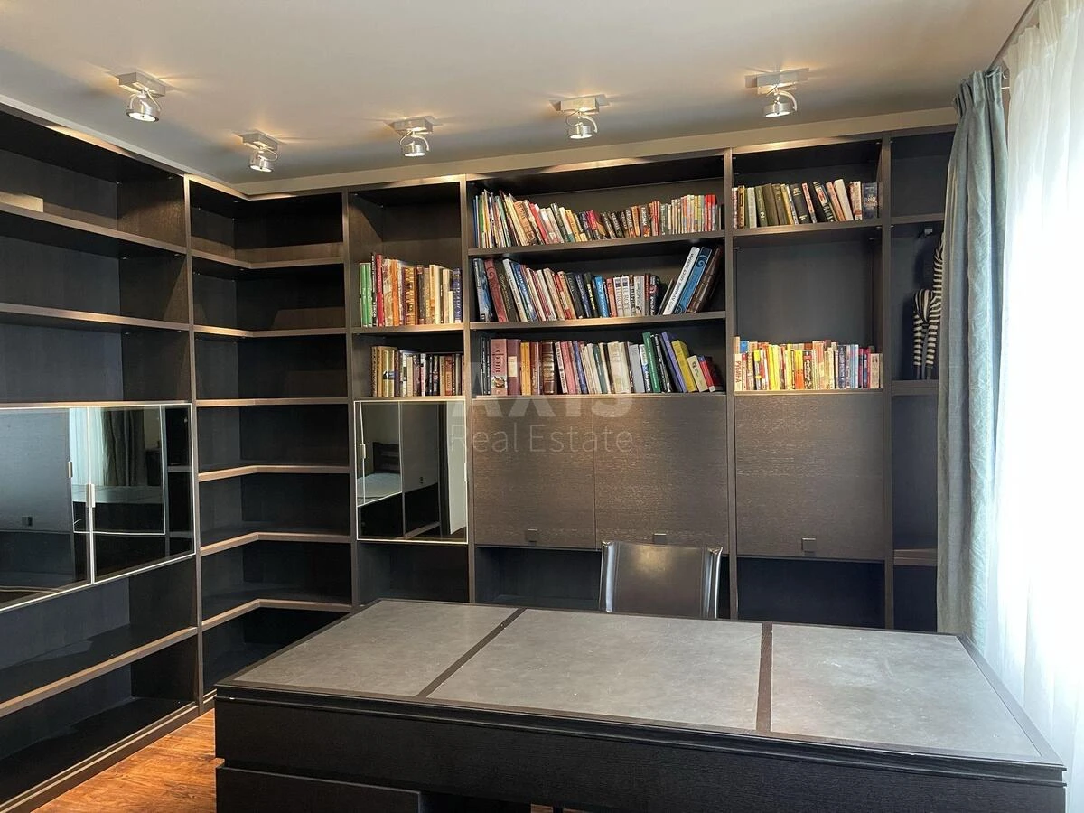 5k apartment vul. Kyrylivs'ka 14/18634989