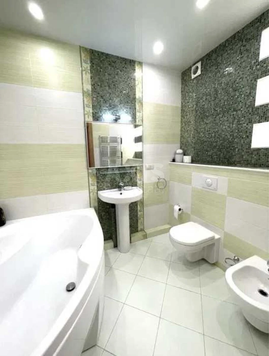 4к квартира ул. Львовская 22688156