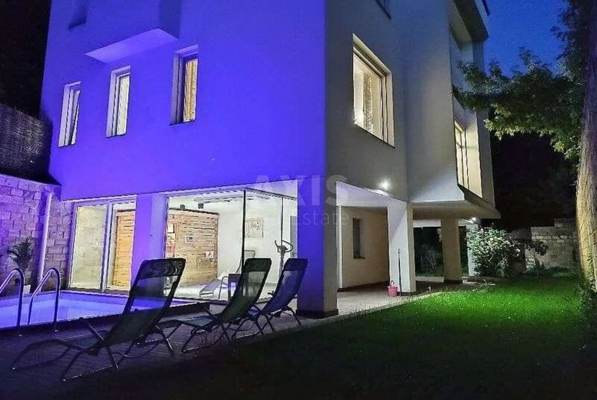 House vul. Krasnodons'ka, 630m2, Kyiv city300080