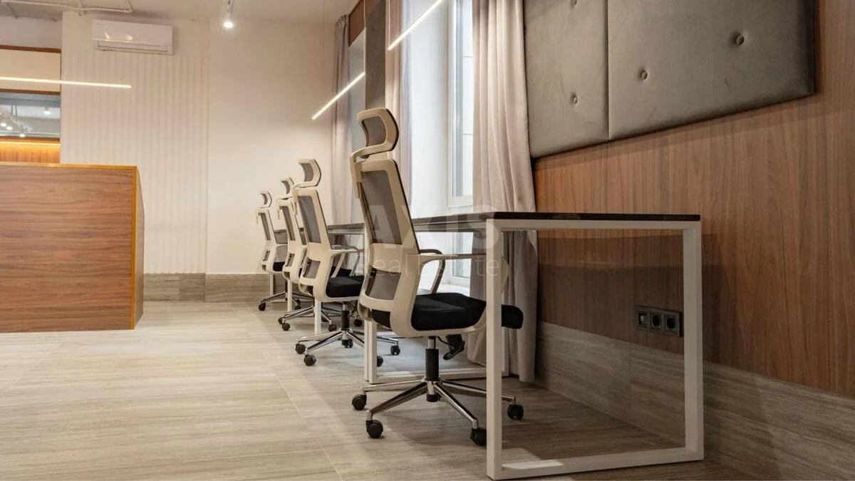 Office vul. Bul'varno-Kudrjavs'ka 15, 180m2