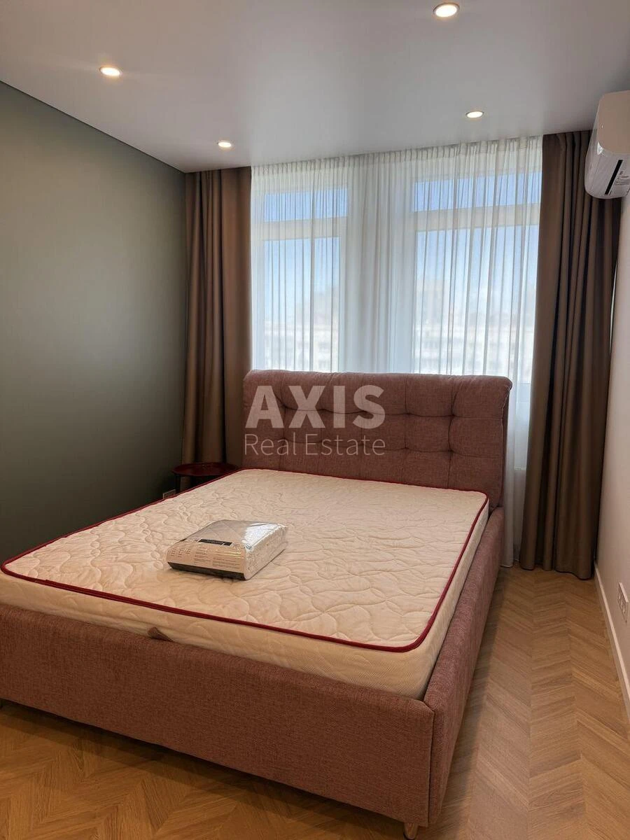 1k apartment pr-t Berestejskij 11B690003