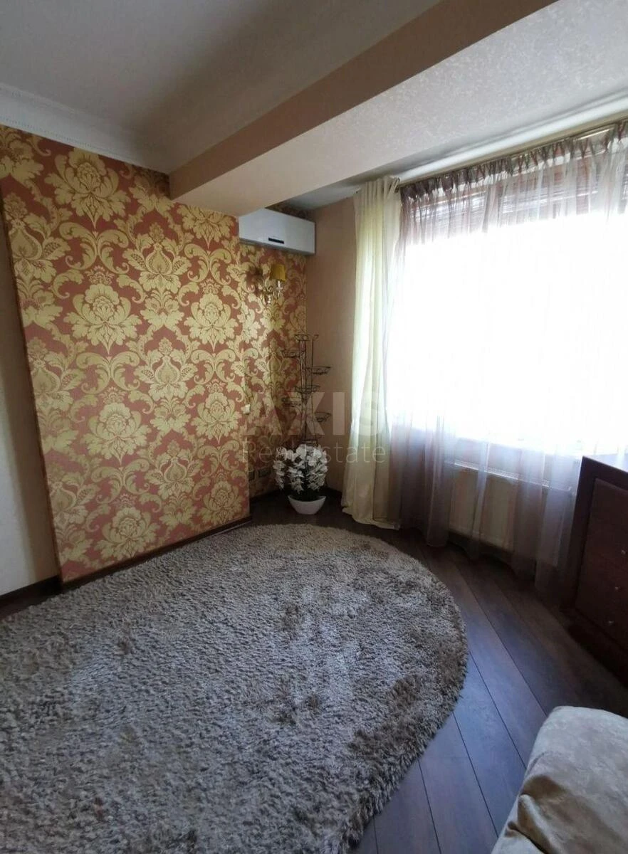 1k apartment nab. Dniprovs'ka 1611760
