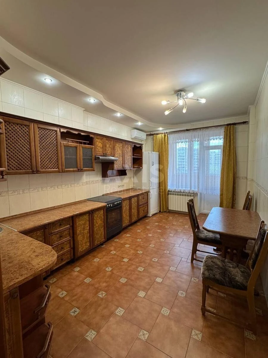 3k apartment vul. Sribnokil's'ka 14А68344