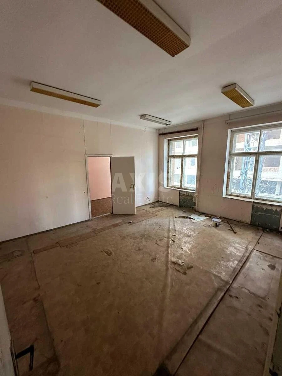 Service object vul. Zhyljans'ka 26, 354m2484651