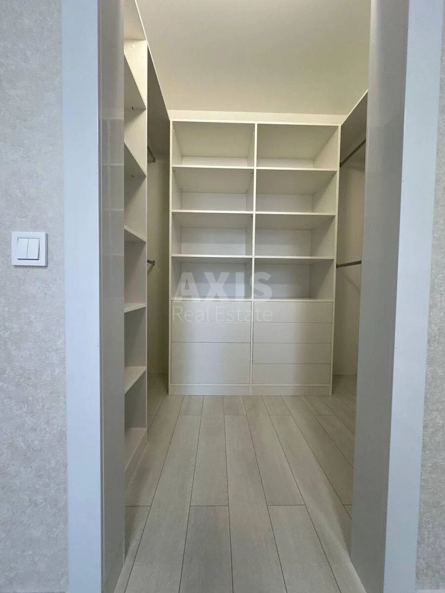 1k apartment pr-t Sobornosti 176372412