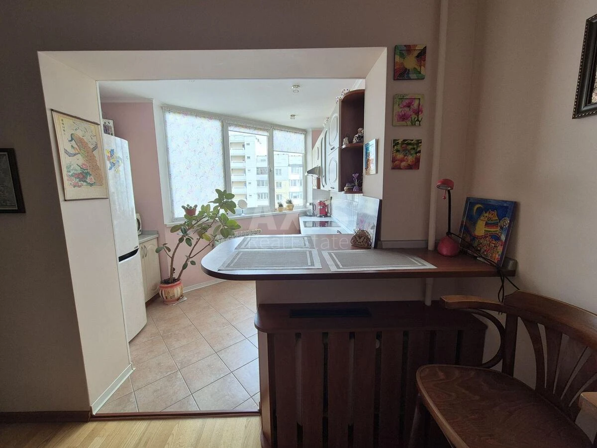 2k apartment vul. Lavruhina Mykoly 5689010
