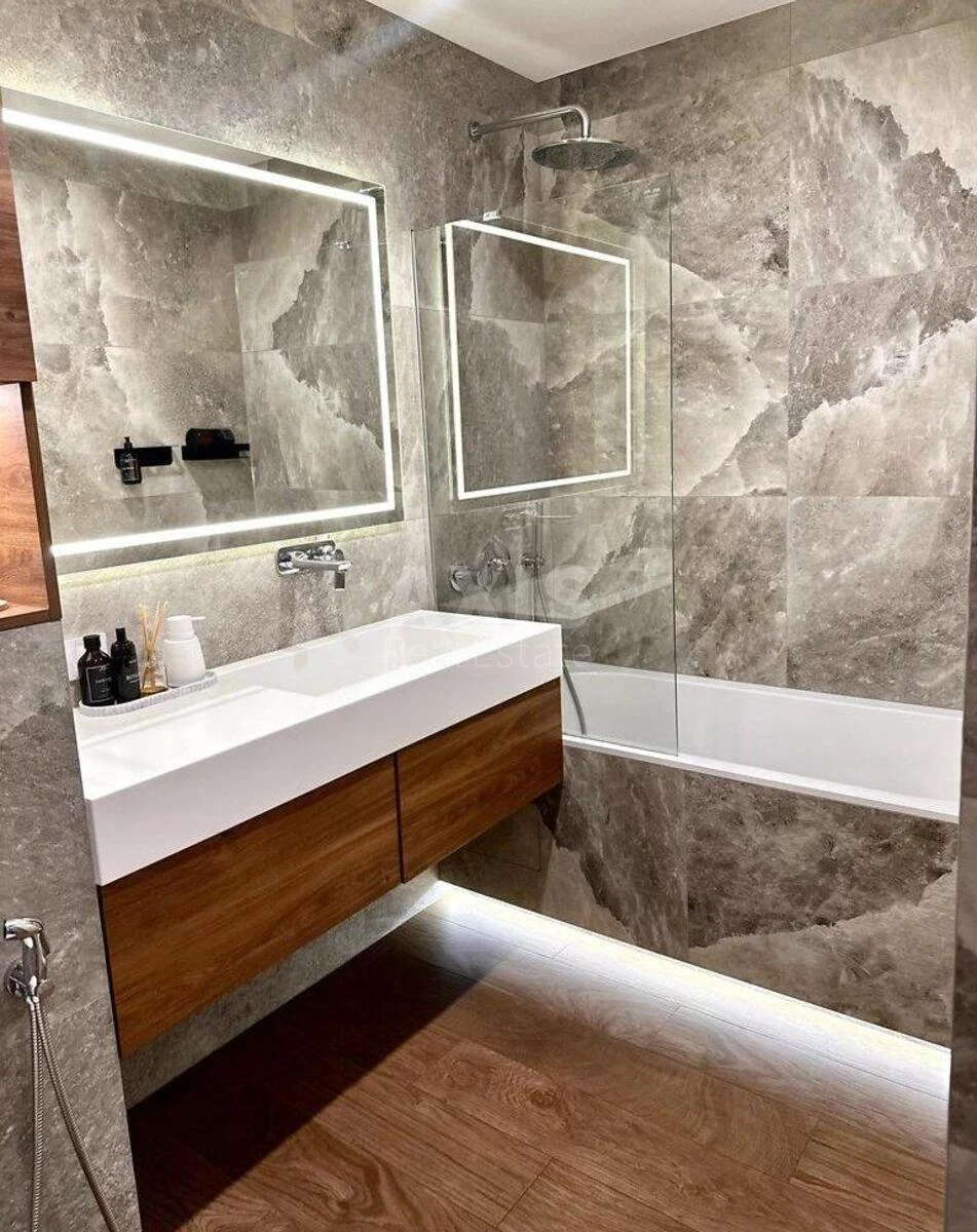 2k apartment pr-t Berestejskij 5В679575