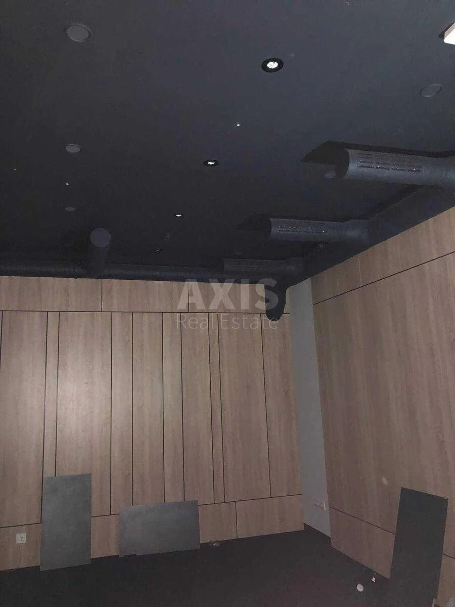 Объект торговли ул. Соломии Крушельницкой 7, 135м26435410