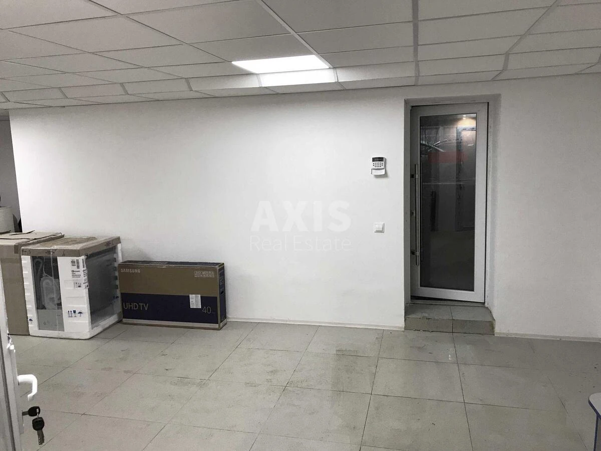 Trade object vul. Obolons'ka 25, 160m2714252