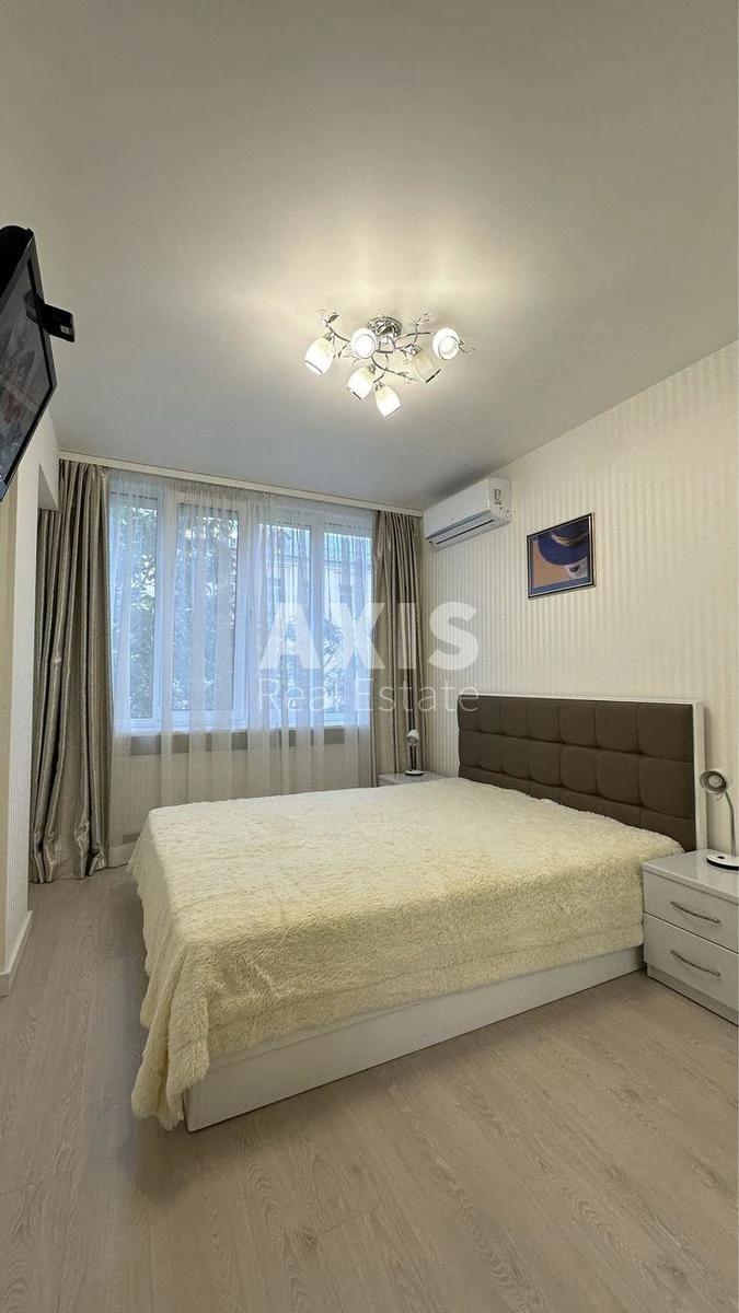 1k apartment vul. Volodymyrs'ka 51/53358113