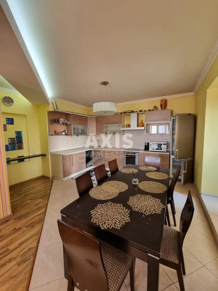 3k apartment vul. Ahmatovoi' Anny 13611807