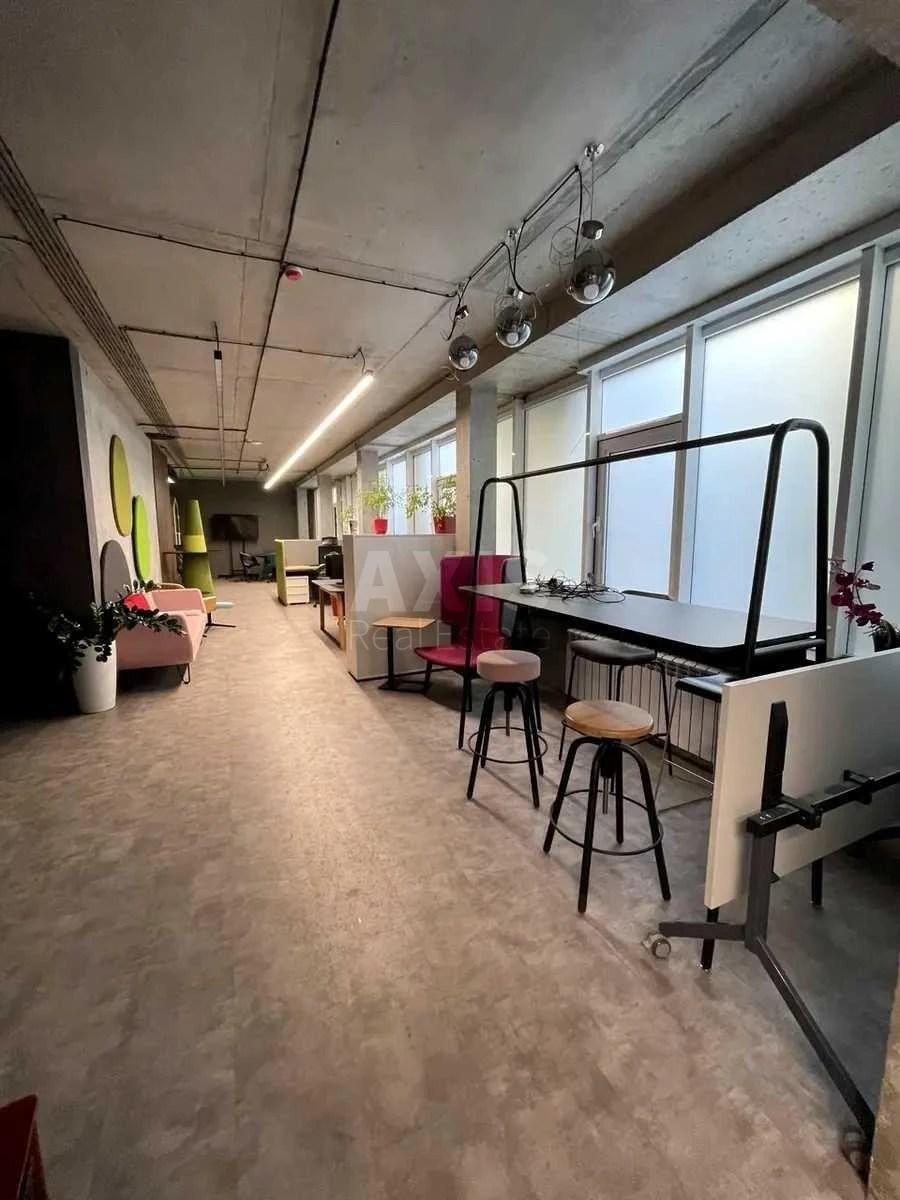 Office vul. Lypkivs'kogo Vasylja Mytropolyta 37, 100m2694543