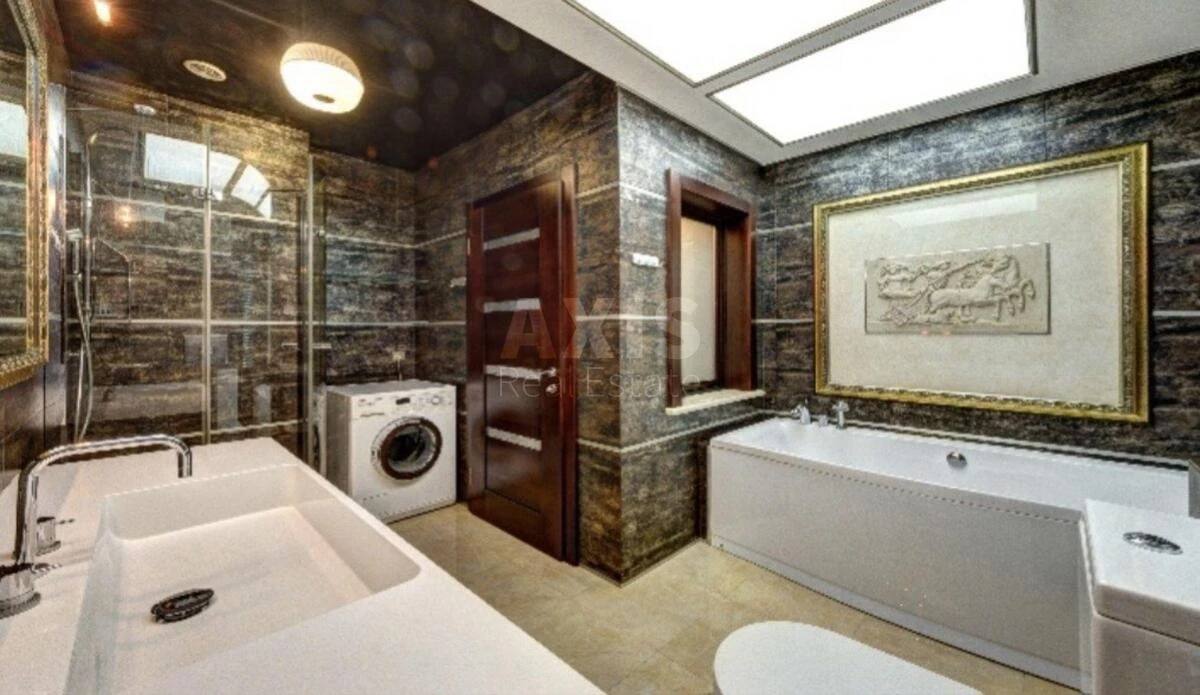 2к квартира ул. Верховинная 356922215