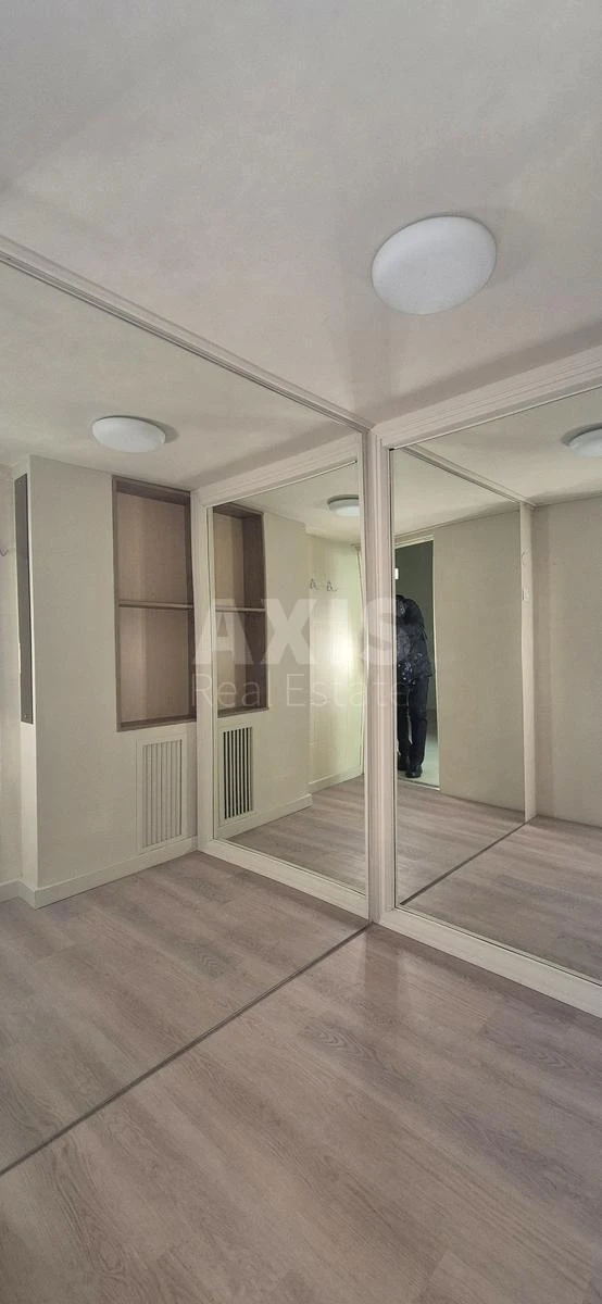 Office vul. Rustaveli Shota 21, 122m2666646