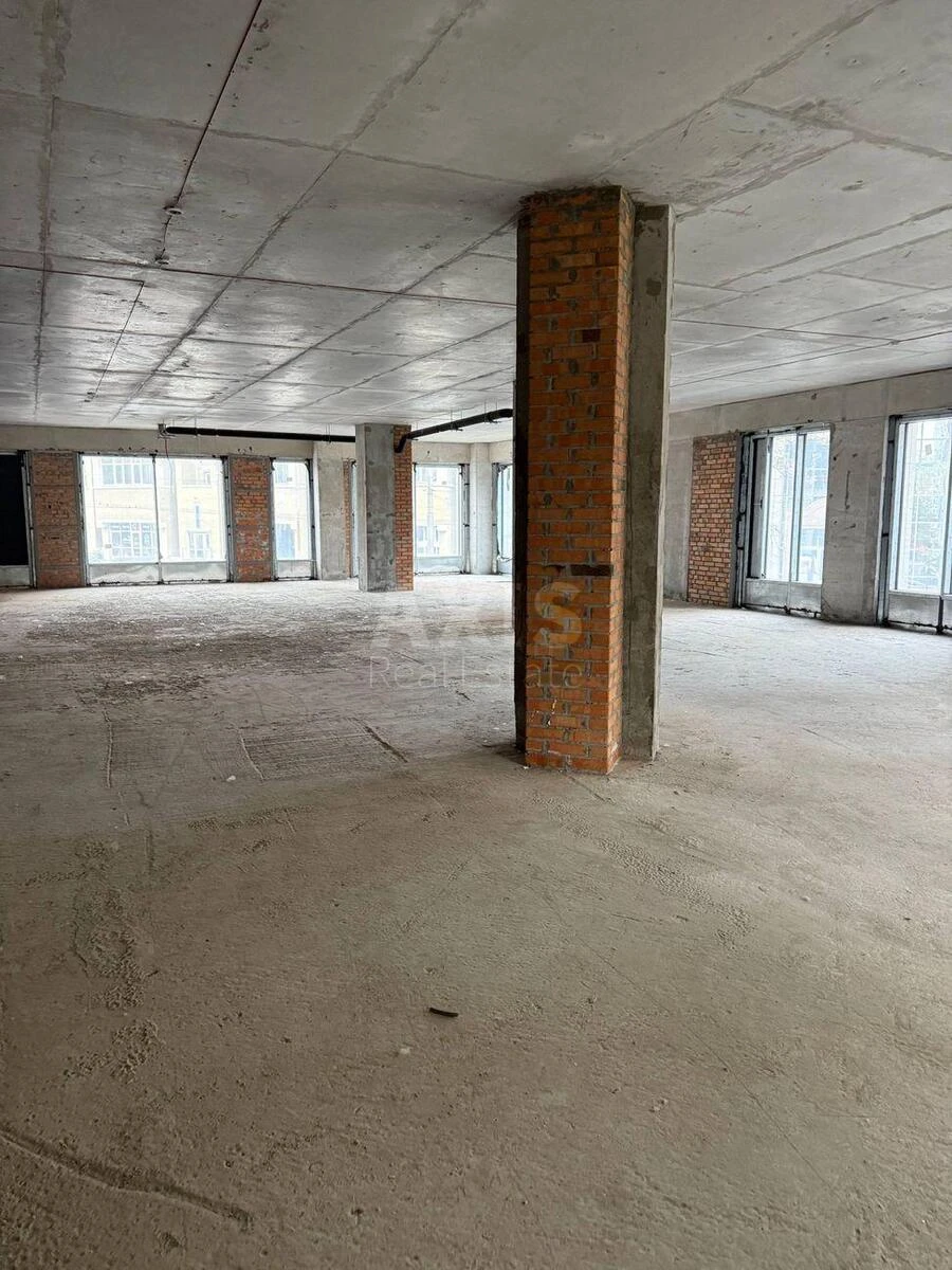 Trade object vul. Antonovycha 136, 1630m2712038