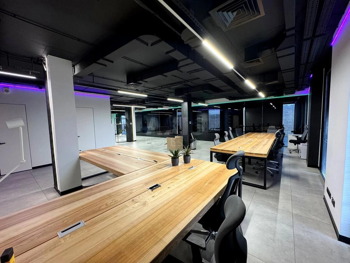 Office vul. Krasylivs'ka 9, 417m2668740