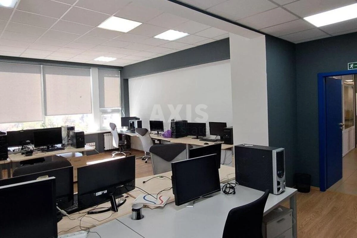 Office vul. Sverstjuka Jevgena 11, 350m2675414