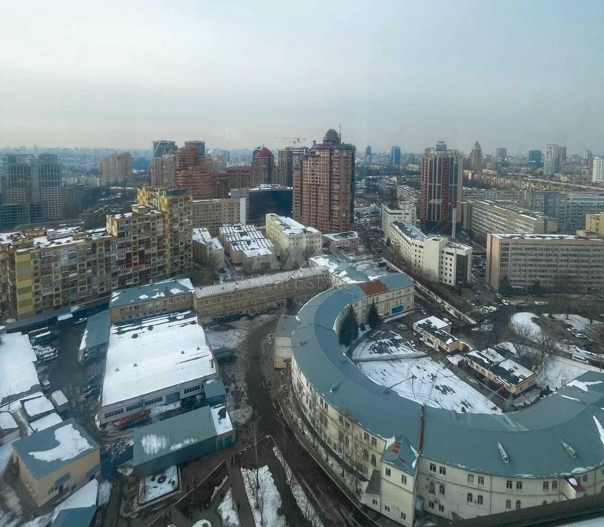 Office vul. Jevgena Konoval'cja 26, 327m26562815