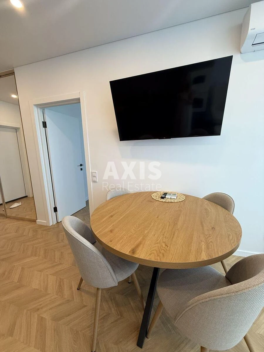 1k apartment pr-t Berestejskij 11B690002