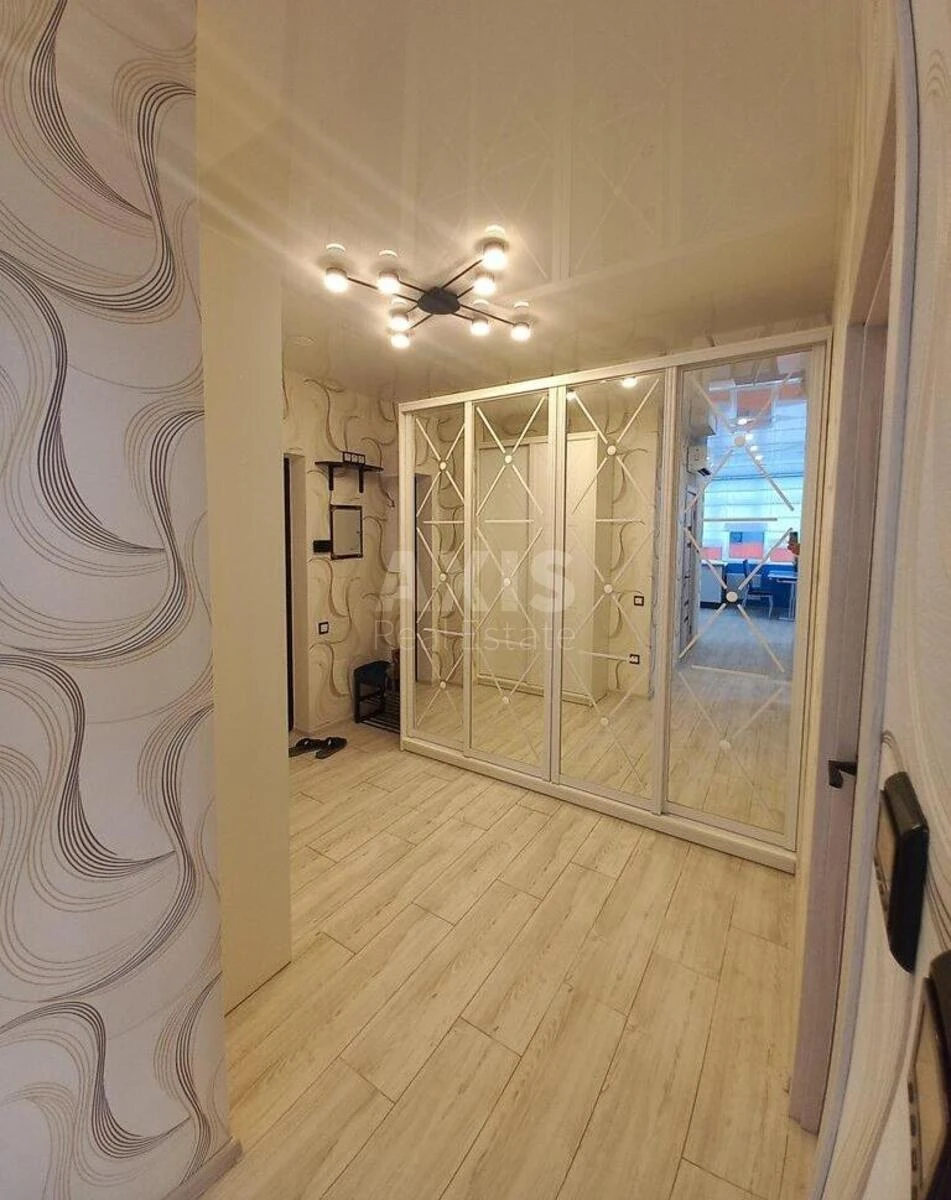2к квартира ул. Братьев Чибинеевых 8Г7027015