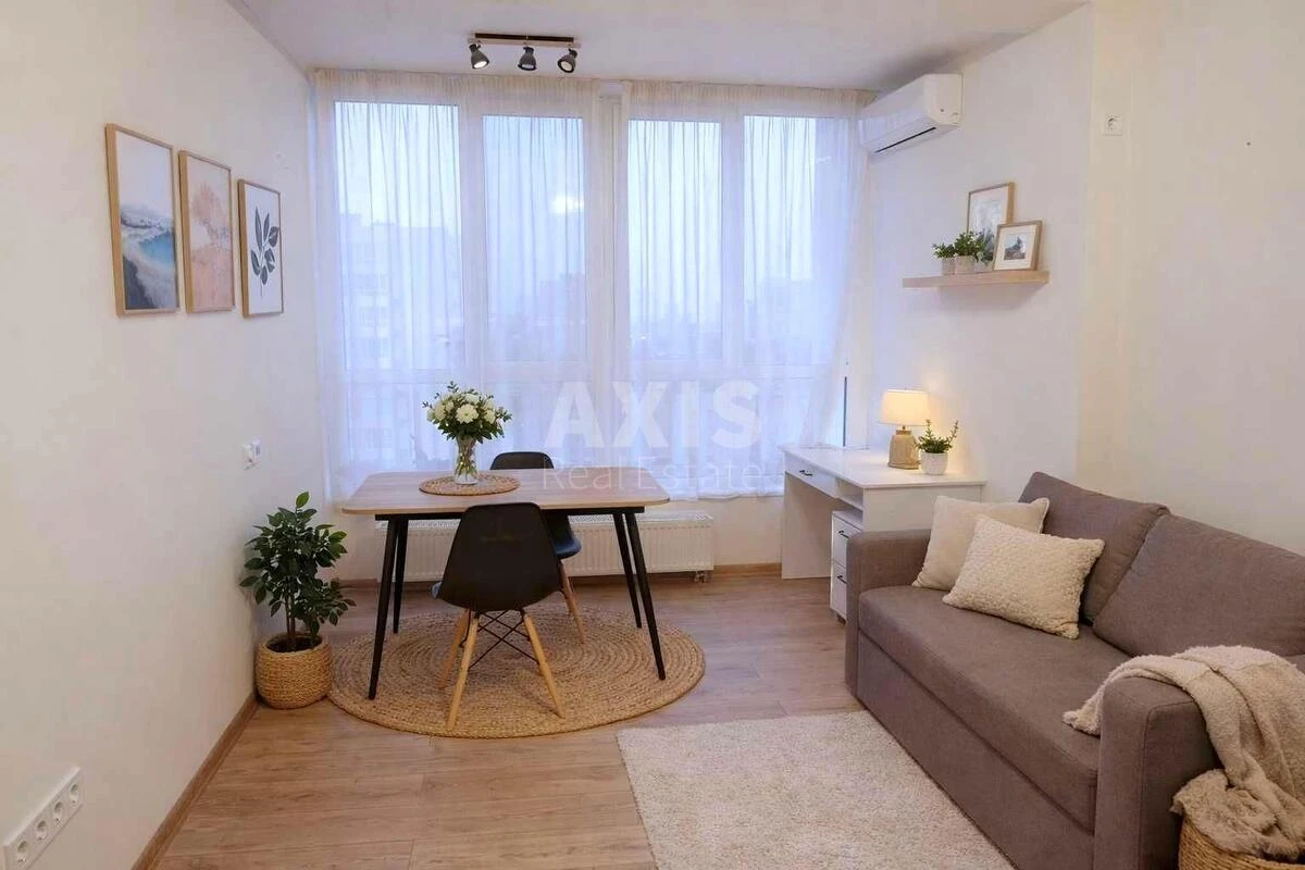 1k apartment pr-t Berestejskij 67655108