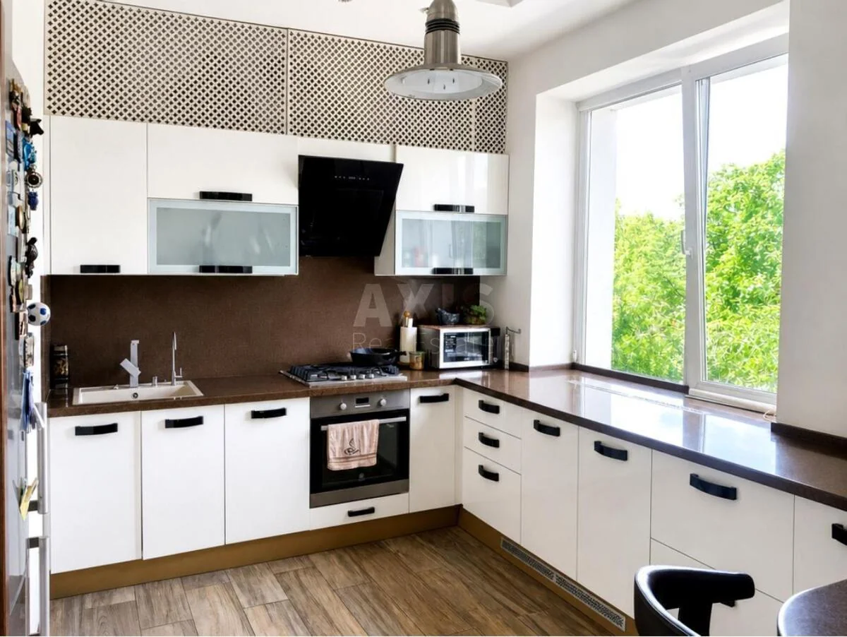 3k apartment bul. Mykoly Mikhnovskoho 10