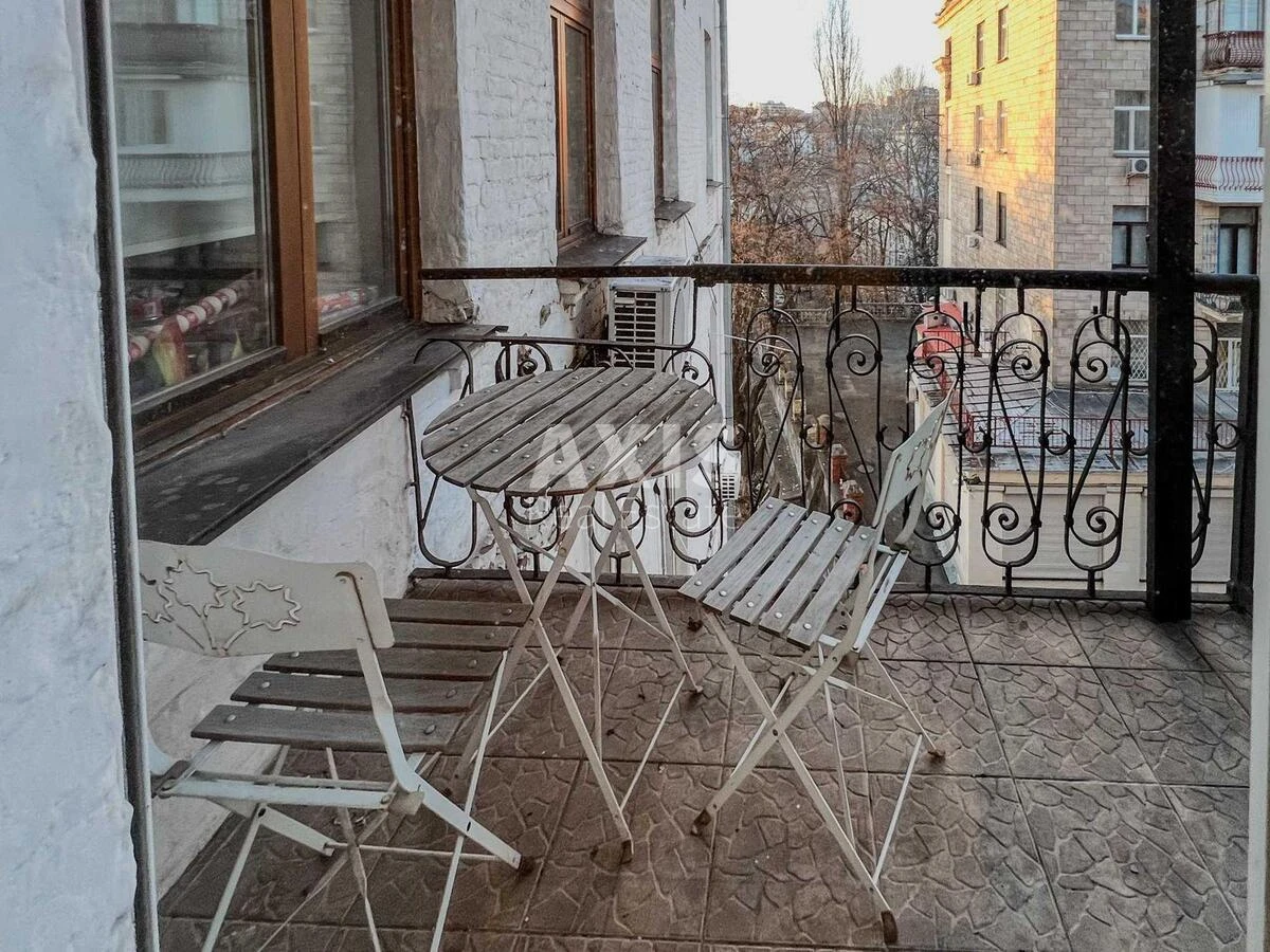 4k apartment vul. Ljuterans'ka 7/10670687