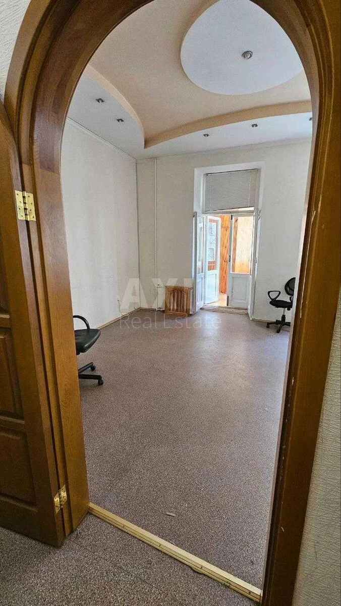 Office vul. Saksagans'kogo 31, 89m260204