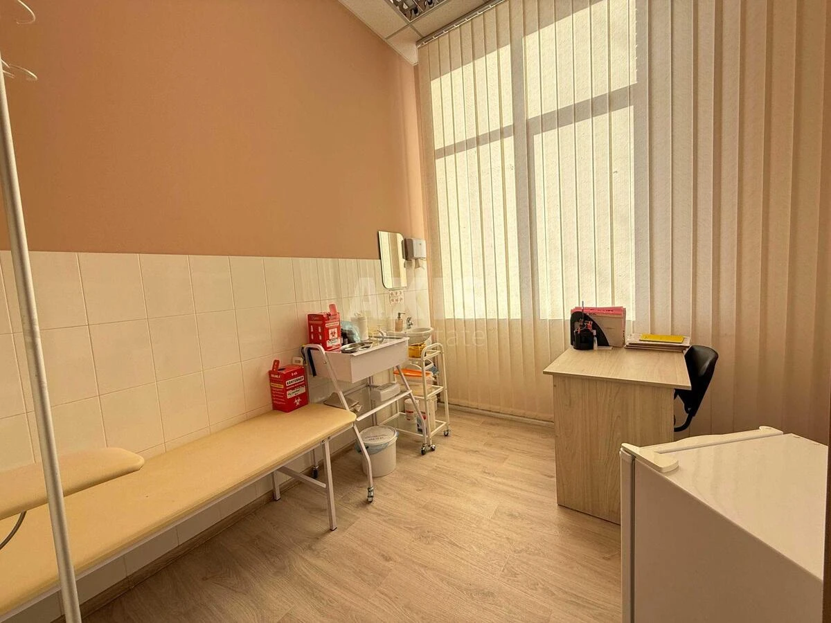 Trade object vul. Sribnokil's'ka 12, 153m2646546