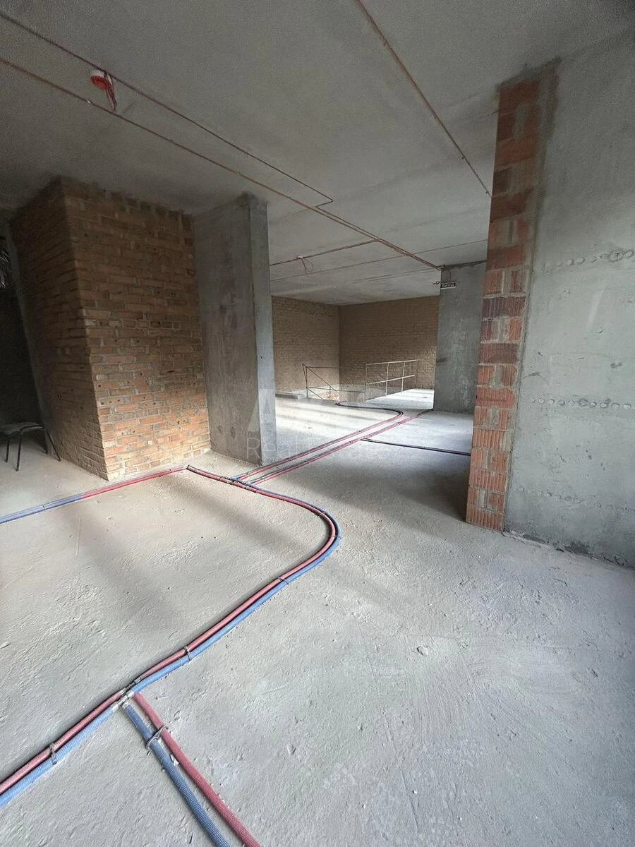 Service object vul. Zhyvopysna 3, 102m26466116