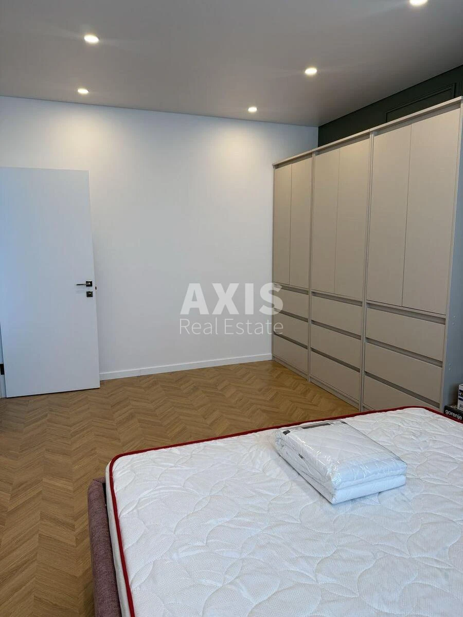 1k apartment pr-t Berestejskij 11B690004