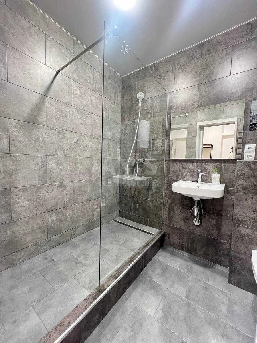 1k apartment pr-t Berestejskij 5В693387