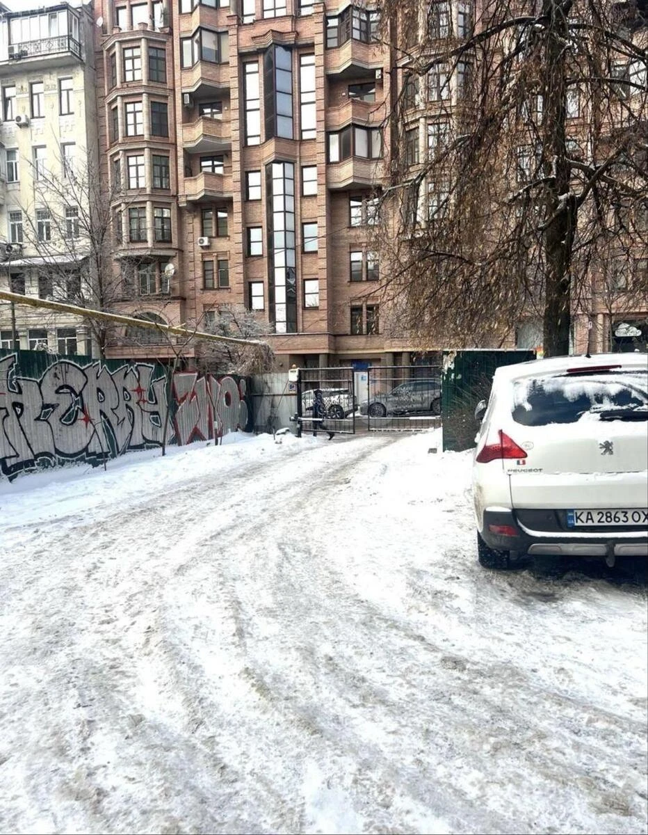 Офис ул. Гончара Олеся 37А, 87м26517314