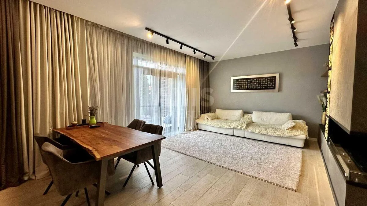 Дoм ул. Абрикосовая, 215м2, город Киев