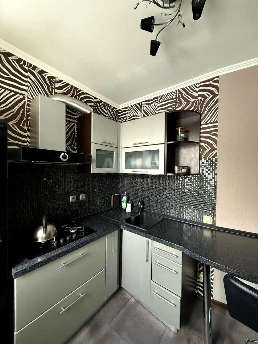 2k apartment pr-t Berestejskij 1668473