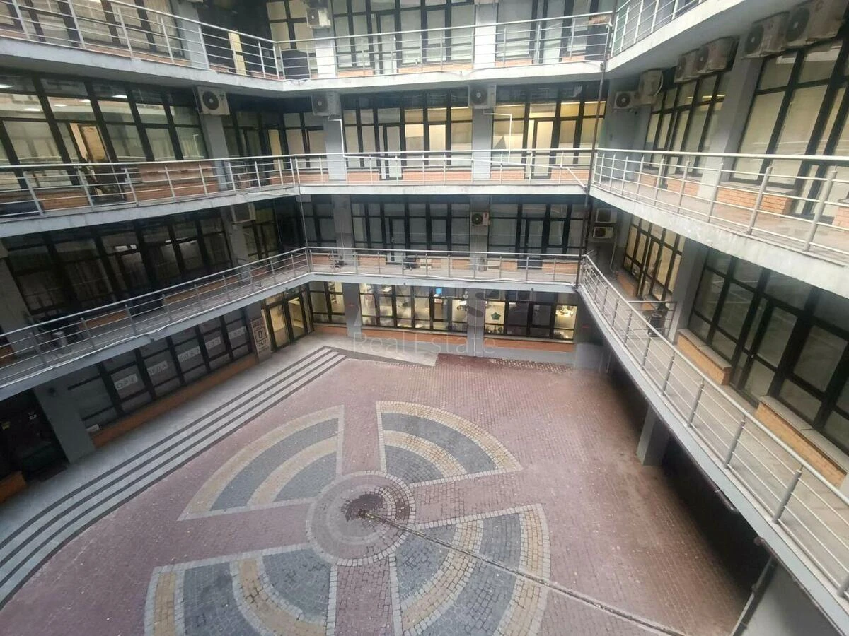 Office vul. Jevgena Konoval'cja 36Д, 163m2633489