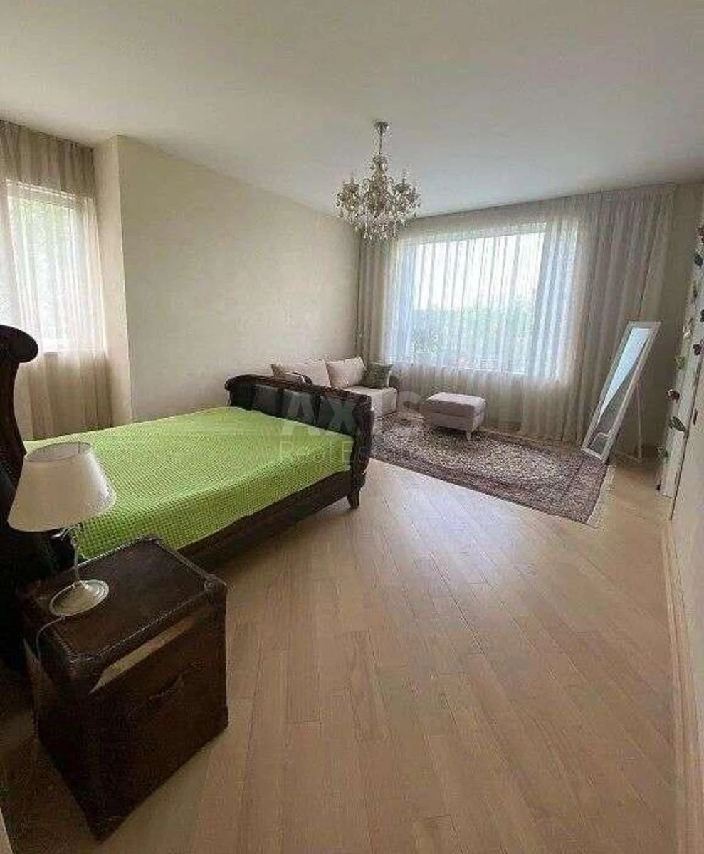 Дoм ул. Кучмин Яр, 630м2, город Киев300082