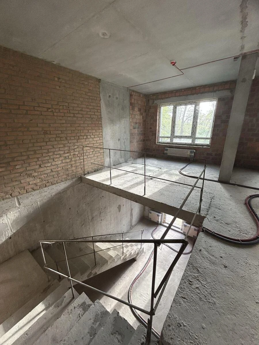 Service object vul. Zhyvopysna 3, 102m26466117