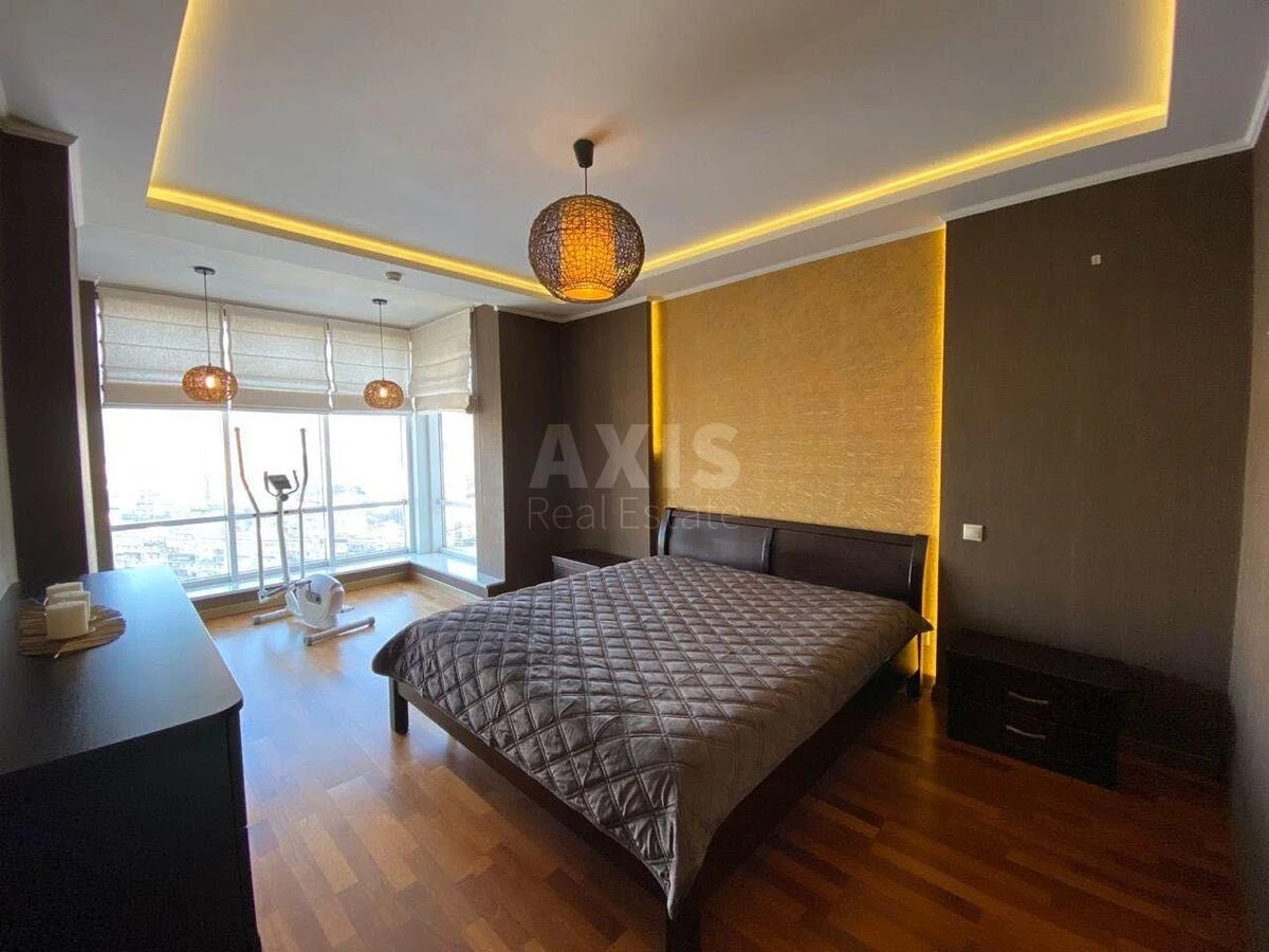 3k apartment nab. Dniprovs'ka 1648771