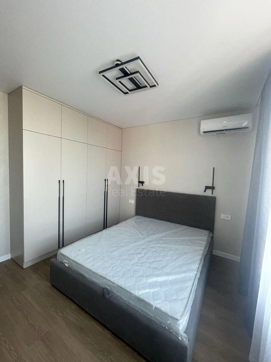 2k apartment vul. Vsevoloda Zmijenka 13702201