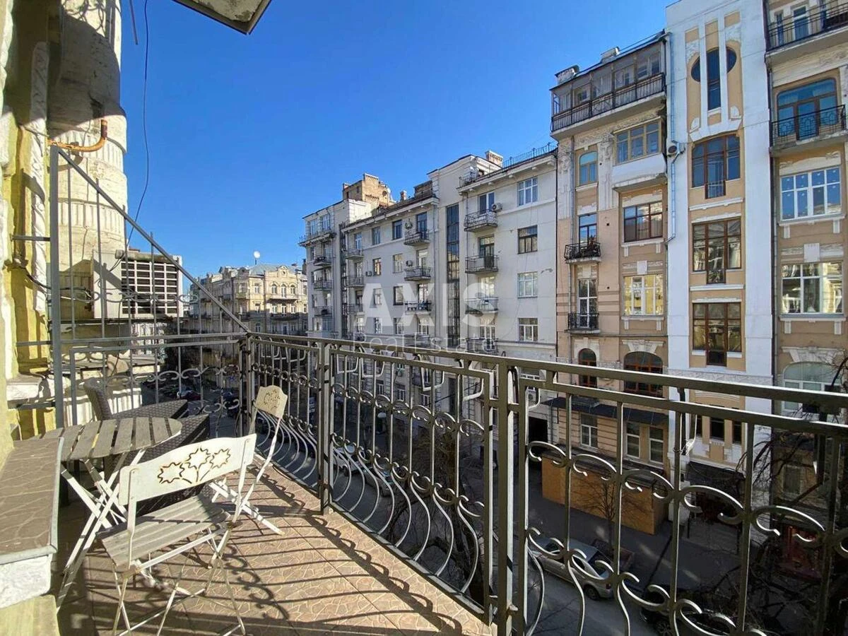 4k apartment vul. Ljuterans'ka 7/10670689