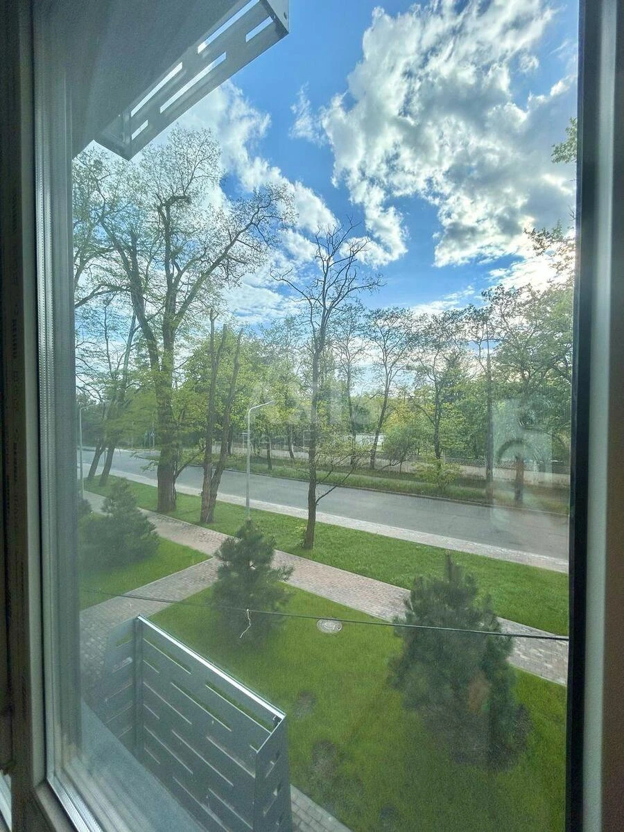 Service object vul. Zhyvopysna 3, 102m26466118