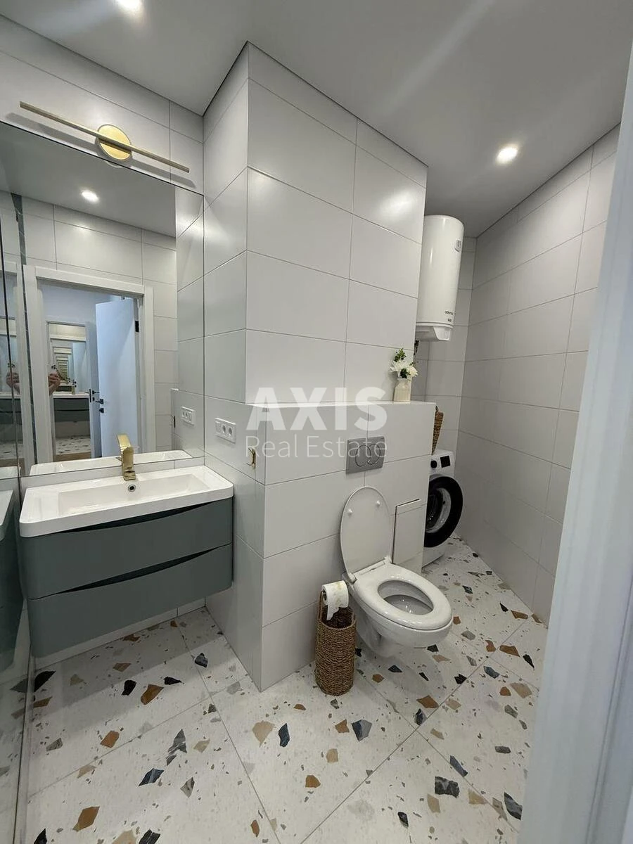 1k apartment pr-t Berestejskij 11B690006