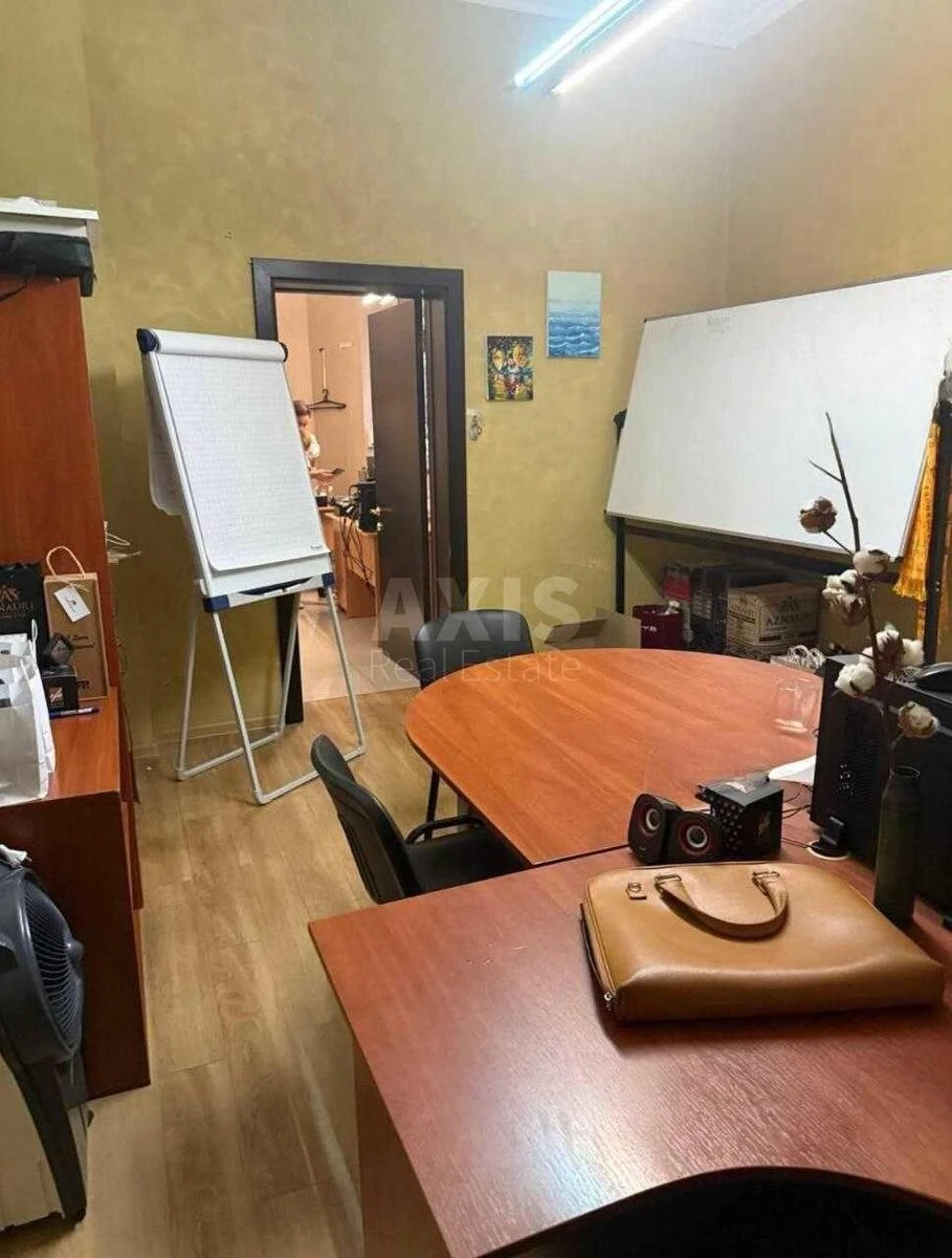 Объект торговли ул. Межигорская 32, 67м2646861