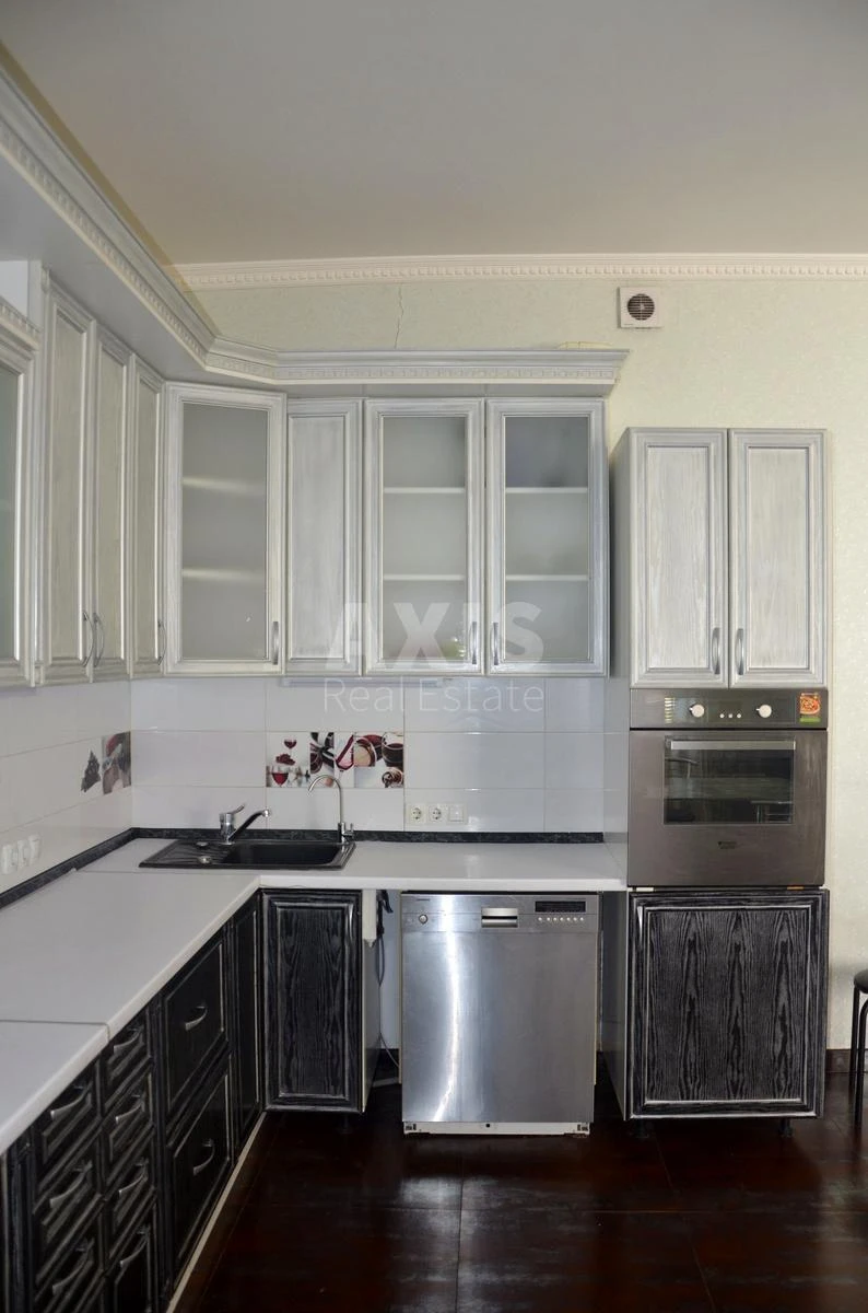 Office vul. Antonovycha 72, 125m2680042