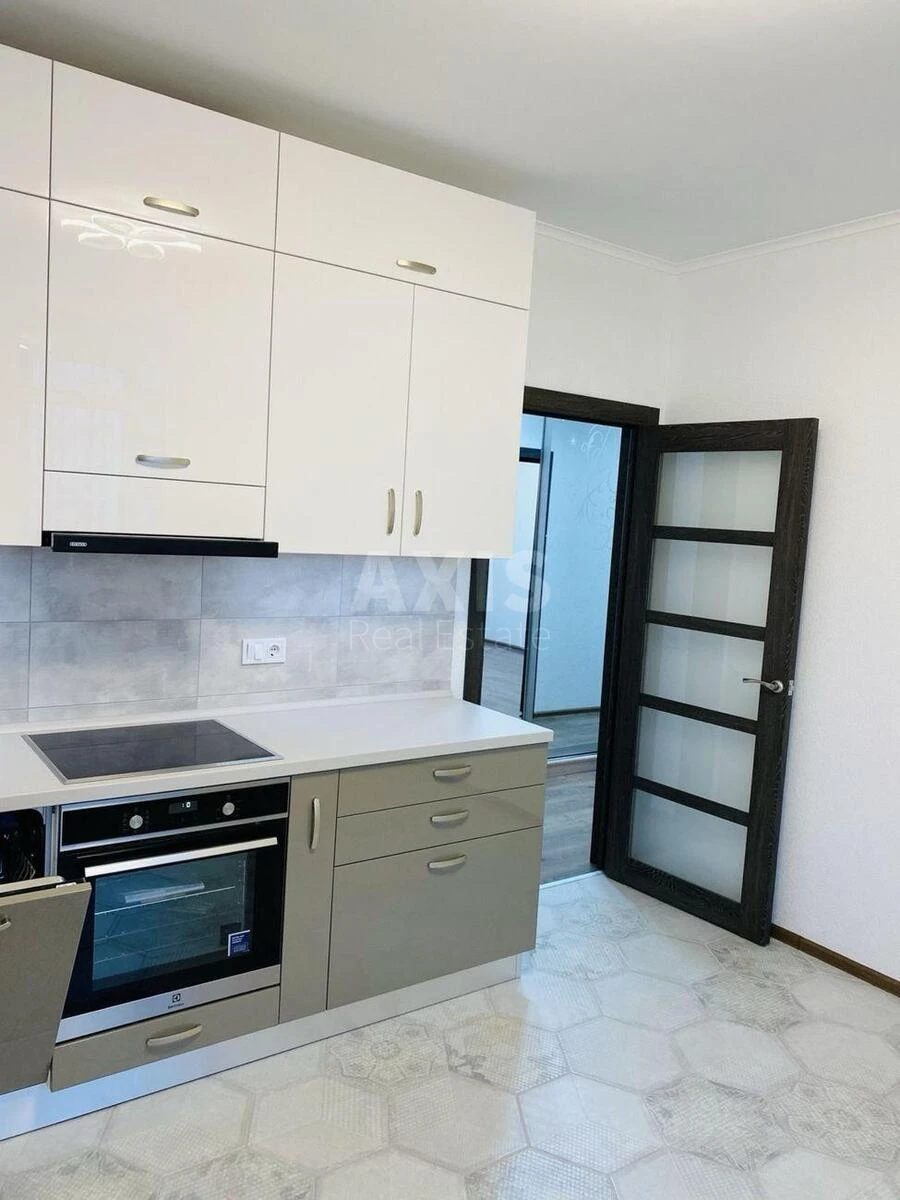2k apartment pr-t Berestejskij 67678290