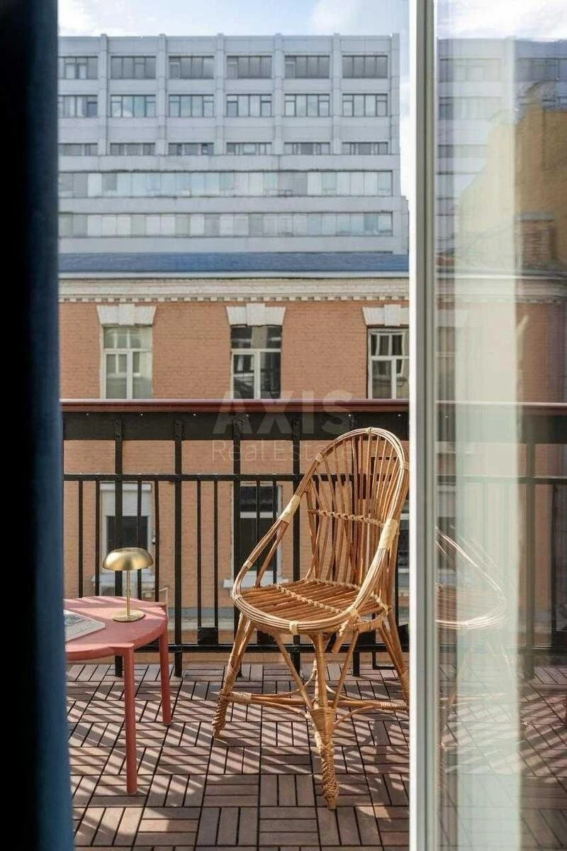 Office vul. Rustaveli Shota 15Б, 135m26720213